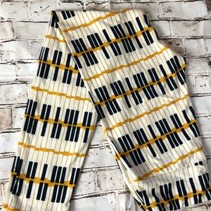 Piano One size leggings.